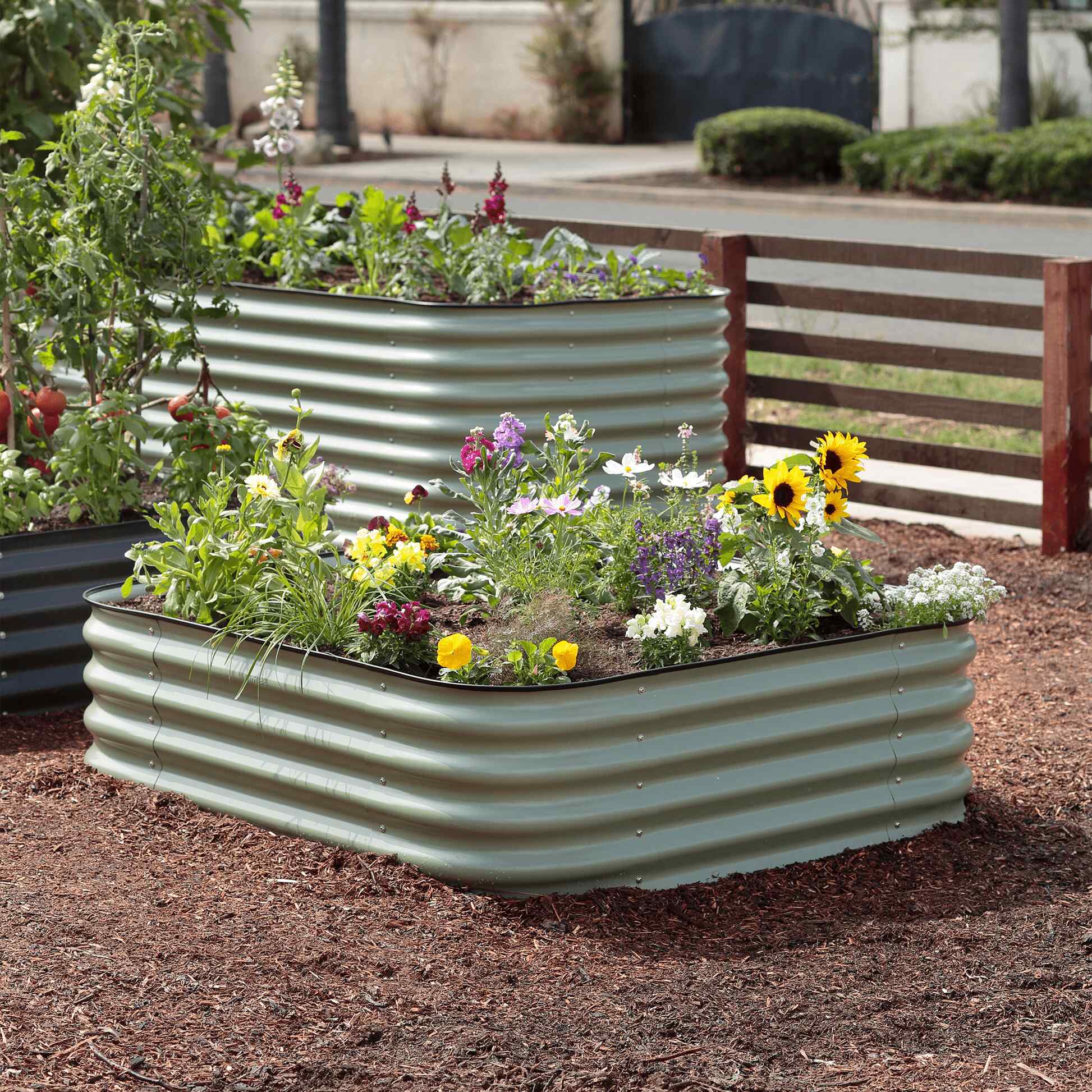 4-Pack Medium Modular Metal Raised Garden Bed Kit - 15” Tall